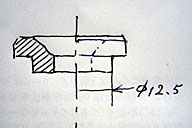 師匠に説明するために描いた図。他に図面はなし。段差は2.5×2.5mm。大径部はφ17、高さは2.5mm+2.5mmである。 師匠に説明するために描いた図。他に図面はなし。段差は2.5×2.5mm。大径部はφ17、高さは2.5mm+2.5mmである。