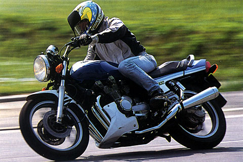 XJ900