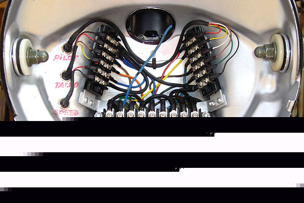 wbhCg̃A[X^nC^[3{̐ƁAX^bh{gőĂECJ[̔zAz̏IwbhCgP[XB]Ă́AtgECJ[ɓĂivoj}[J[v̕Bz邩Aߓd̂߂ɂȂ܂܂AvĒB