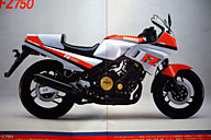 こまきさんが自分のFZ750を“こうしたい!”という初期型輸出仕様のFZ750。エンジンが黒だから映えるカラーリングかも? こまきさんが自分のFZ750を“こうしたい!”という初期型輸出仕様のFZ750。エンジンが黒だから映えるカラーリングかも?